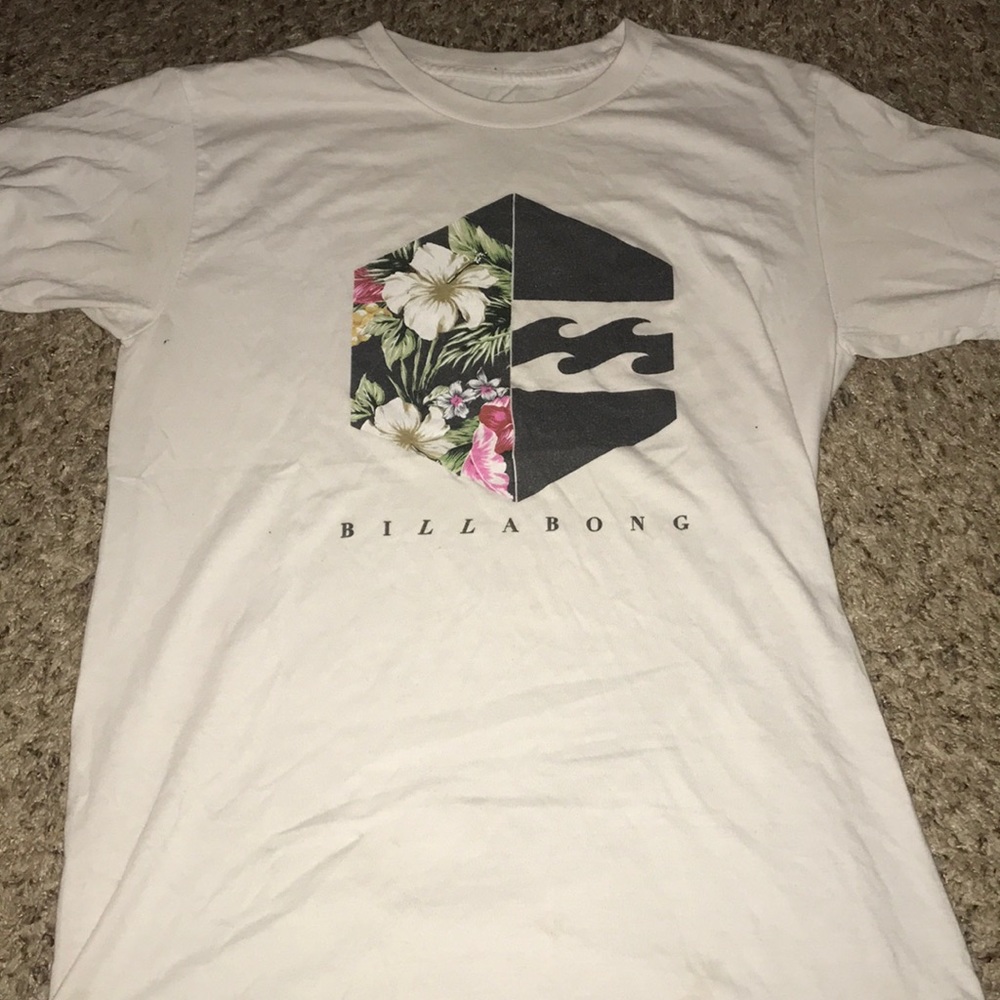 Name Brand T-shirt !! 🤩